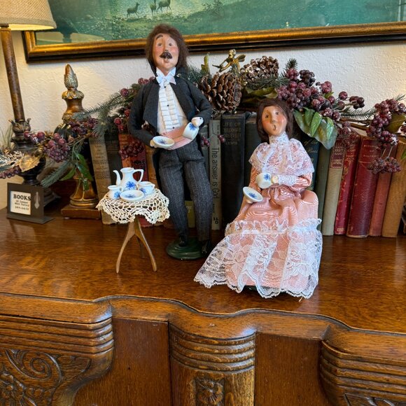 2000 Buyer's Choice Victorian Carolers - Picture 15 of 17